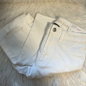 Women’s American Eagle skinny white ripped jeans